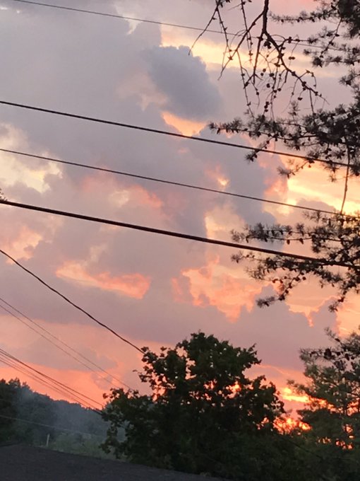 Nice view ☁️☁️☁️by me 📸@StormTrack9Bill @AHarrisonTV @StormTrack9Dave @StormTrackBrian @WeatherBBird<a class="tags" target="_blank" title="On Twitter" href="/?out=eyJ0eXAiOiJKV1QiLCJhbGciOiJIUzUxMiJ9.eyJpYXQiOjE3MjY3MTkzOTYsImlzcyI6InR3cG9ybnN0YXJzLmNvbSIsIm5iZiI6MTcyNjcxOTM5NiwiZXhwIjoxNzU4MjU1Mzk2LCJyZWRpcmVjdF91cmwiOiJodHRwczovL3R3aXR0ZXIuY29tL1N0b3JtVHJhY2s5QmlsbCJ9.tC2JnrWxlQhyTYcI0zqTqanQrN2NTUzDRWWp2Kpw08lVMFL2OUEf993O2HFH6x0k9cdfpc8N4ZRw7fbVqT5MHQ">@StormTrack9Bill</a><a class="tags" target="_blank" title="On Twitter" href="/?out=eyJ0eXAiOiJKV1QiLCJhbGciOiJIUzUxMiJ9.eyJpYXQiOjE3MjY3MTkzOTYsImlzcyI6InR3cG9ybnN0YXJzLmNvbSIsIm5iZiI6MTcyNjcxOTM5NiwiZXhwIjoxNzU4MjU1Mzk2LCJyZWRpcmVjdF91cmwiOiJodHRwczovL3R3aXR0ZXIuY29tL0FIYXJyaXNvblRWIn0.5aQOZ4d0AA2lk1UmgEhUIID3nouyNk1ol1vf0tUry8r7KvZmDR0lPHxMEUpE-fQzB3ZRq_W8DK96s8T132O_gQ">@AHarrisonTV</a><a href="/tag/chattanooga"class="tags"><span>#chattanooga</span></a>
