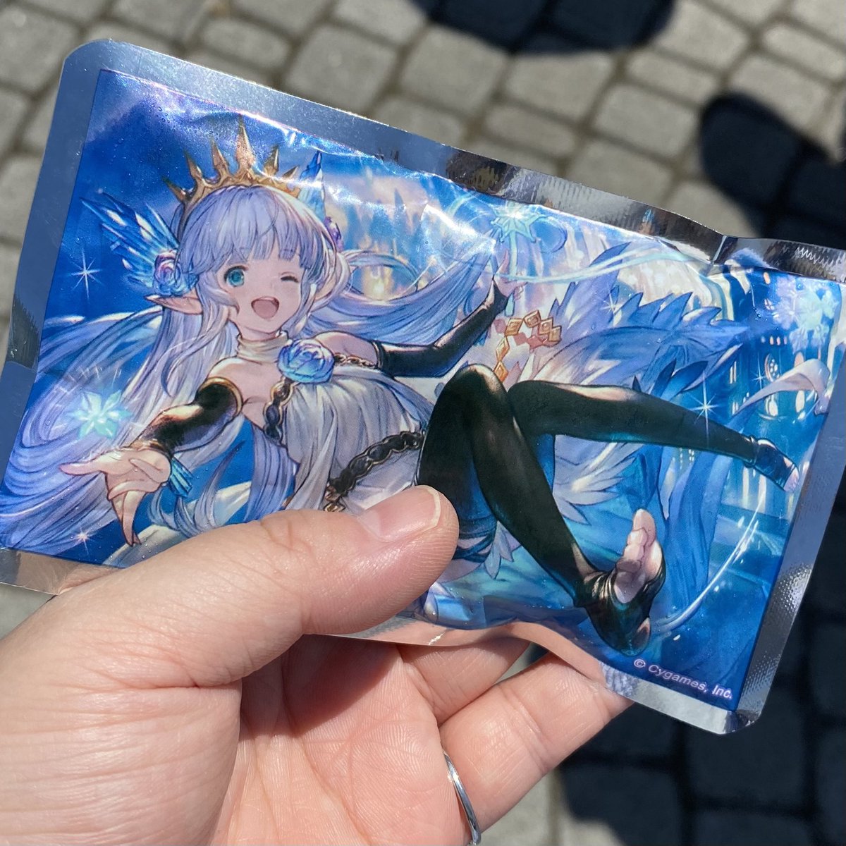 グラブル「炎天下で待機させられた挙句に可憐な美少女が描かれた…氷袋をパンパンパンチさせられ」|ひよい⛩春例い-33abのイラスト