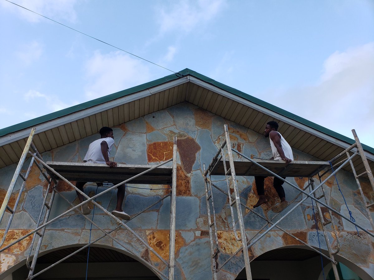 kellogroupltd's tweet photo. Installation process and finishing! 

Get in touch with us for all your branding advertising. 
+233 24 946 4638 / info@kellogroup.com

#kellogroupltd #3dsignage #branding #Marketing #Ghana https://t.co/KkKYH5YFsz