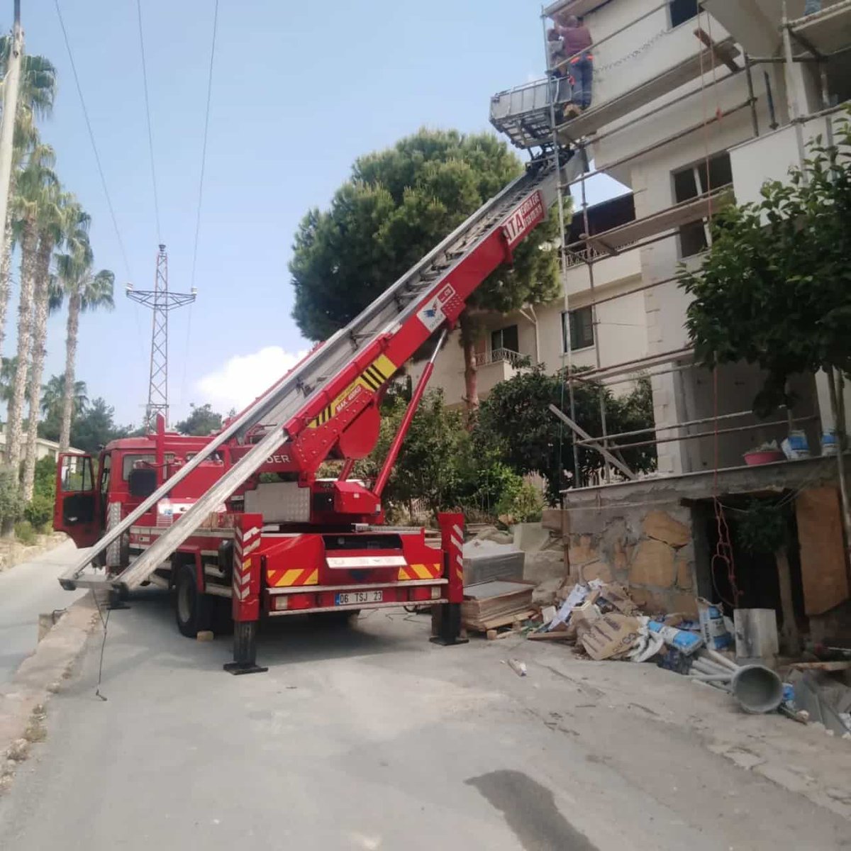 Mersin Tarsus Erdemli Toroslar Mezitli evden eve asansörlü şehir içi şehirler arası ambalajlı sigortalı taşımacılık 2000 TL'den başlayan fiyatlarla bizi aramadan karar vermeyin 0 543 499 33 01

#Evtaşıma #evdenevenakliyat #Asansörlütaşıma #sehiriçitaşıma #taşımacılık