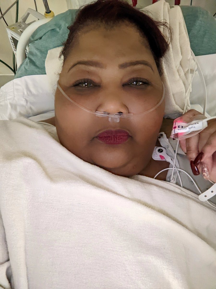PrincessP99's tweet image. The CPAP mask 😷 is off but I still need O2,the fluid buildup around my heart is significant, I ask for prayers 🙏🏾 please. So far, the meds have taken 1liter of fluid from my body. I'm shaky and nauseous.😞For those who know me, you know how much I hate being in the hospital. 😣