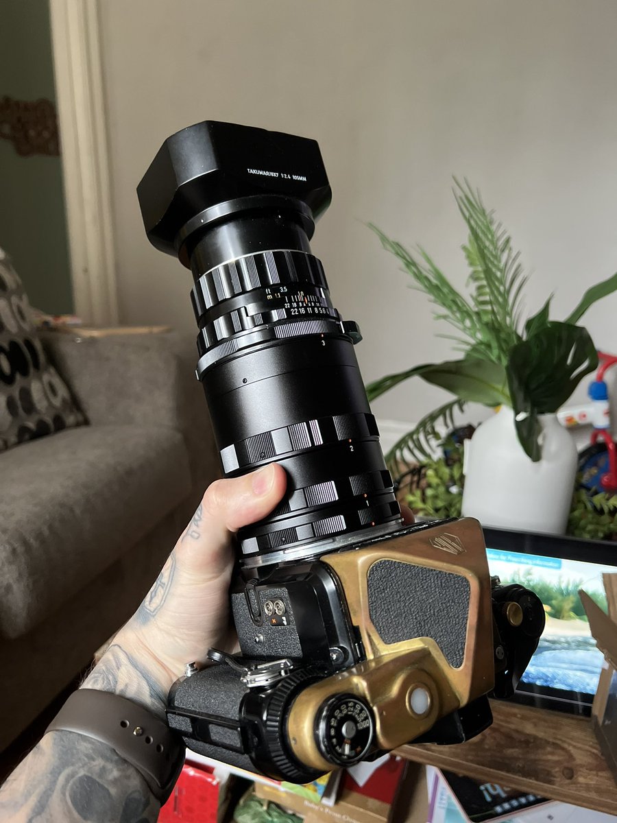 NewRawYork's tweet photo. How ridiculous one a scale from 1 to 10. 😂
#Pentax67 #FilmIsNotDead https://t.co/OD8RRWJJTT
