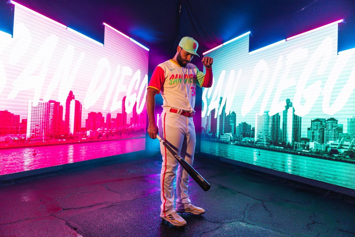 tedwarrior's tweet photo. @tedwarrior
Padres de San Diego presentan coloridos uniformes 
Por Teodoro Guerrero
Padres de San Diego presentó sus nuevos y coloridos uniformes así como un video.
“Two cities, Two cultures, One home team. Dos ciudades. Dos culturas. Un equipo de casa”. https://t.co/WbZWk4AZth