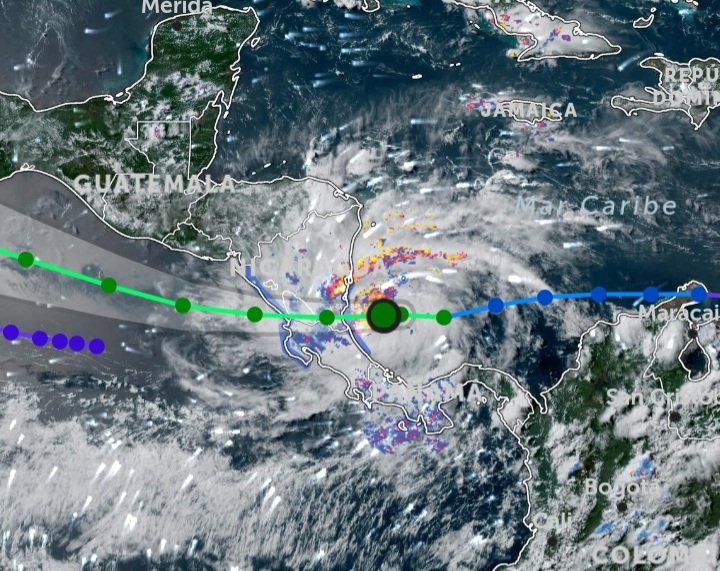 HRHEngel's tweet photo. Tormenta Tropical #BONNIE
#01Jul 5.00pm Aviso 17
Vientos max sostenidos 45mph (75km/h) 40kt con fuertes ráfagas de viento
Dirección W a 17mph (28km/h) hacia el S de Nicaragua y N de Costa Rica
#Watches #Warnings Nicaragua, Costa Rica
#NHC #PTC2 #Invest94L #PT12AL #OT11 #METEOve https://t.co/sm9NY7OQkj