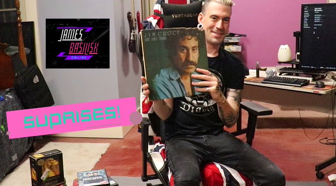 Unboxing Random Collectables &amp; Merch Pt 1 https://t.co/DJXAbVU1ZO via @YouTube https://t.co/sjsKbcU3