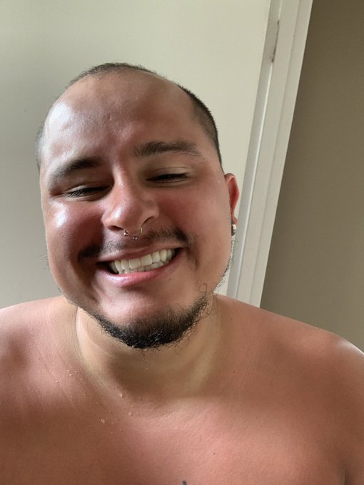 Oh the Sun really said roast this Dick pig today https://t.co/dUZ9UccUYe