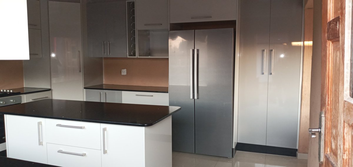 d_wardrobes's tweet photo. Let's revamp your kitchen https://t.co/hZDDSmWpyh