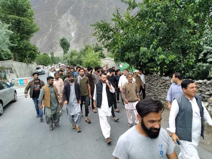 RealHunza's tweet photo. The Govt of GB has no right to lease out the mineral rich mountain ranges of Nasirabad. Nor does the Govt of Pak reserves the right to exploit the resources of the indigenous people of the former Hunza State. #hunza https://t.co/6ugwRe15tz