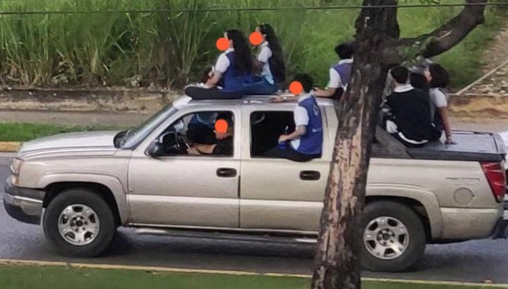 Brigada de Tránsito Terrestre Carabobo (@btt_carabobo) on Twitter photo #ATENCION Sres Padres de estos Menores de Edad No Permitan que esto siga sucediendo esto es Totalmente Prohibido #Cuiden a sus Hijos Respeten la Ley de Tránsito
<a href="/rvaraguayan/">Ramón Celestino Velásquez Araguayán</a> <a href="/ZODI45_Carabobo/">ZODI Carabobo</a> <a href="/jesusparislara/">Jesus Alberto París</a> <a href="/invialca/">Invialca</a> <a href="/transito_pnb/">TránsitoPNB</a> <a href="/victoria1039fm/">Victoria FM</a> <a href="/oasistereo1/">Oasis Stereo 100.7fm</a> <a href="/CLECarabobo/">Consejo Legislativo Carabobo</a> #ATENCION Sres Padres de estos Menores de Edad No Permitan que esto siga sucediendo esto es Totalmente Prohibido #Cuiden a sus Hijos Respeten la Ley de Tránsito
<a href="/rvaraguayan/">Ramón Celestino Velásquez Araguayán</a> <a href="/ZODI45_Carabobo/">ZODI Carabobo</a> <a href="/jesusparislara/">Jesus Alberto París</a> <a href="/invialca/">Invialca</a> <a href="/transito_pnb/">TránsitoPNB</a> <a href="/victoria1039fm/">Victoria FM</a> <a href="/oasistereo1/">Oasis Stereo 100.7fm</a> <a href="/CLECarabobo/">Consejo Legislativo Carabobo</a>