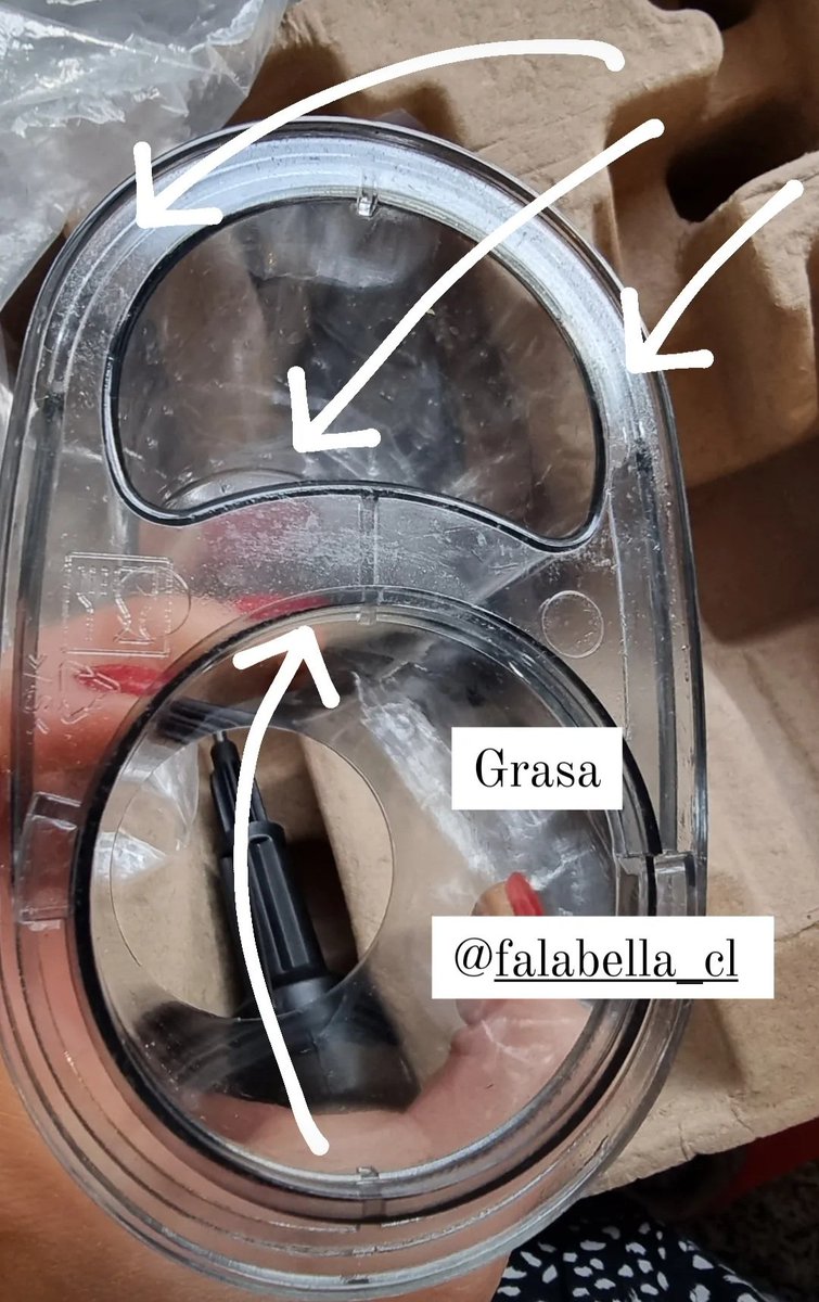Me van a creer q <a href="/FalabellaAyuda/">Falabella Ayuda CL</a> es una tienda tan rasca q me vendió un  procesador de alimentos q estaba evidentemente USADO. La caja venía abierta y vuelta a cerrar con scotch, hay piezas con GRASA y restos de COMIDA y más encima le faltan accesorios. ¿Cómo no les da vergüenza?