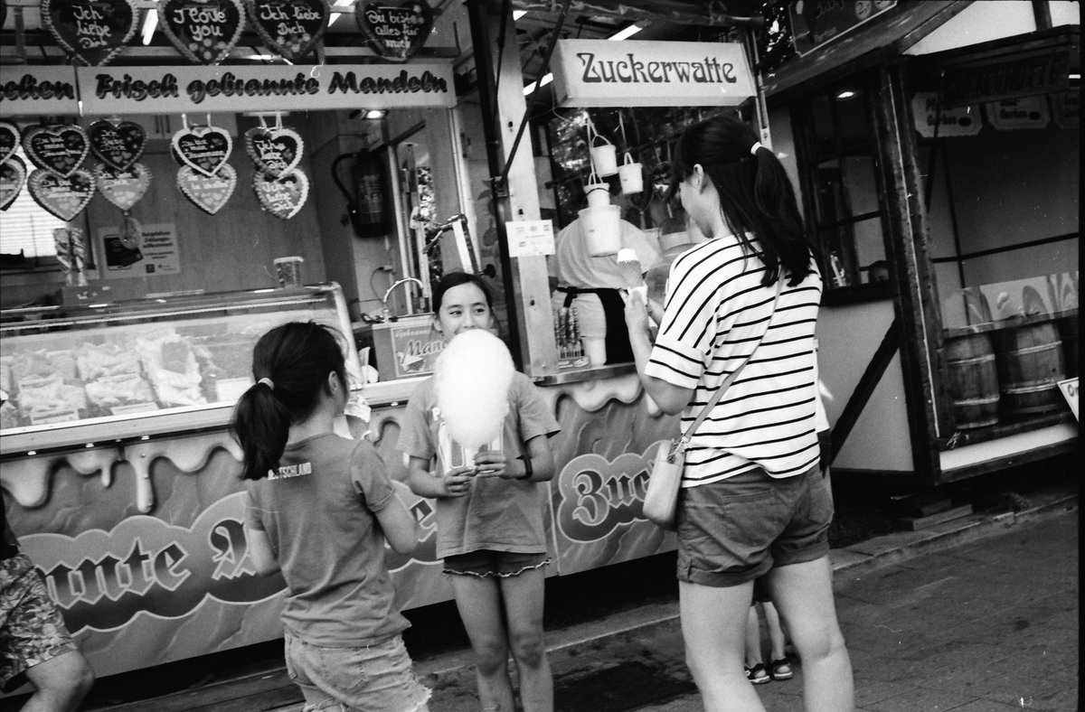 „my top 4 from the Kielerwoche”

Leica M4
Voigtländer 35mm f1.2
Kodak TX-400

#fineartphotography #leica #leicaphotography #35mmfilm #bnw #blackandwhitephotography #blackandwhite #filmphotography #monochrome #street #streetphotography #citylife