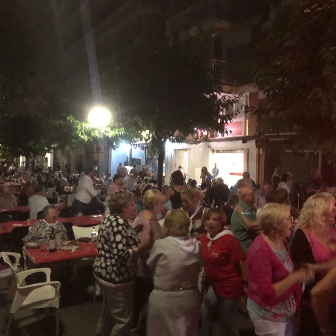 Avui fem el sopar de Festa Major de l'agrupació.
Moltíssimes gràcies a les mes de 300 persones que s'ha acostat a sopar amb nosaltres.❤️