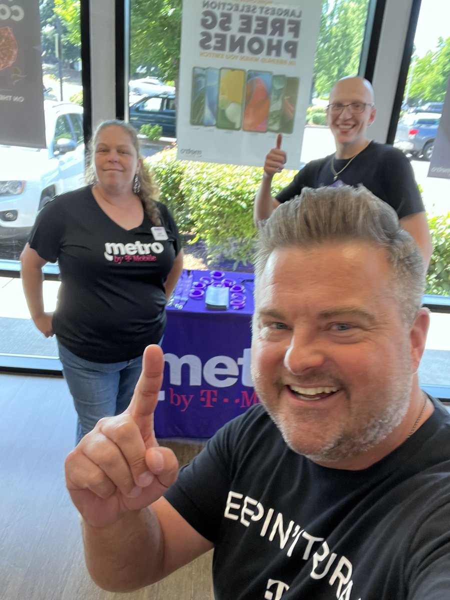 I’m in Springfield, OR and our Metro by T-Mobile team is thanking their customers with some cool swag and getting people signed up on the nation’s best 5G network. <a href="/sebrantner/">Sarah Brantner</a> <a href="/antosh_cole/">Antosh Cole</a>