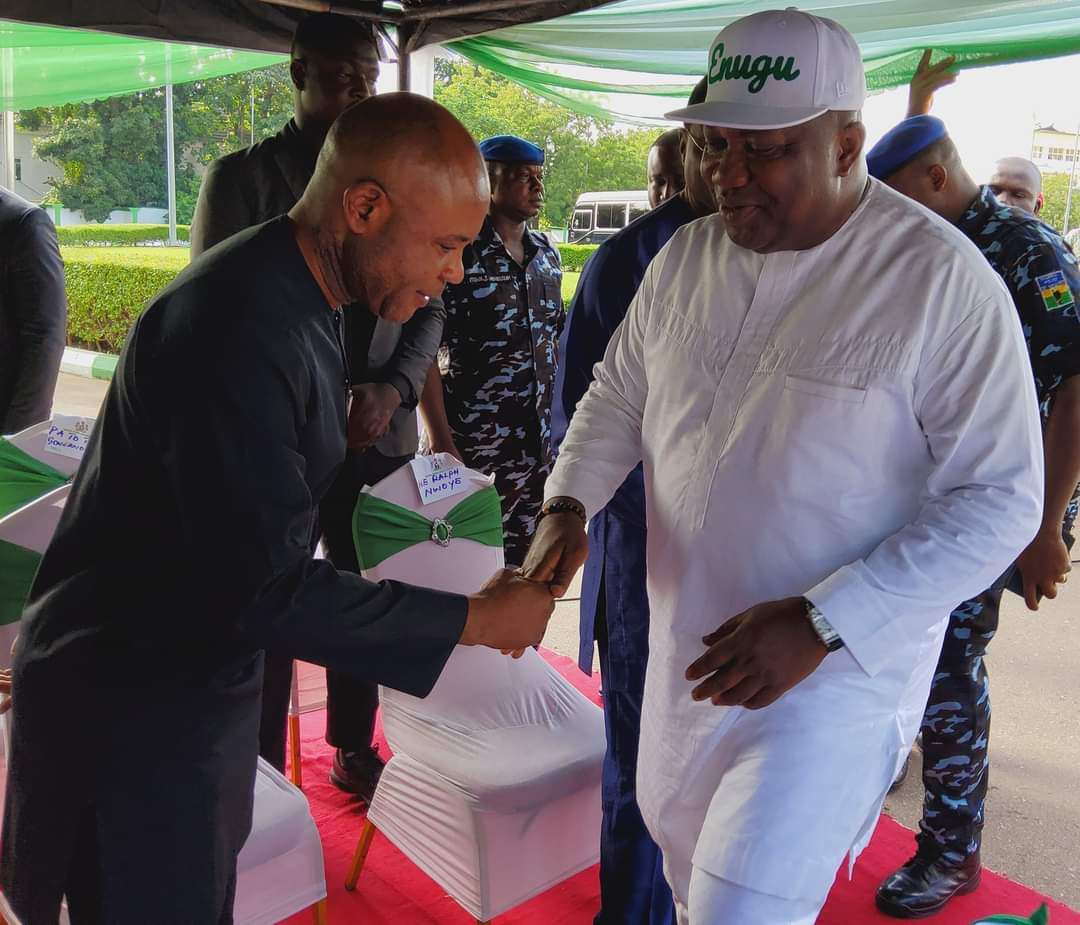 AmokeLouis's tweet photo. #Nkanu East LGA pays #Governor Ifeanyi #Ugwuanyi Thank-you visit for emergence of Mbah as PDP #Enugu guber candidate
*Bestows Sonship on governor
*Gratitude is not enough to express our heartfelt appreciation – #Mbah
*It’s prayer answered – Ugwuanyi
https://t.co/juKVaXBWth https://t.co/zXC5ojkSji