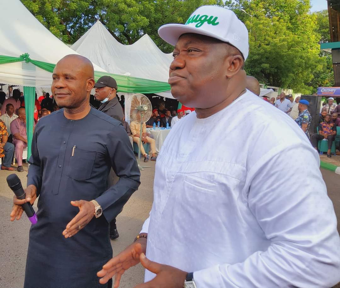 AmokeLouis's tweet photo. #Nkanu East LGA pays #Governor Ifeanyi #Ugwuanyi Thank-you visit for emergence of Mbah as PDP #Enugu guber candidate
*Bestows Sonship on governor
*Gratitude is not enough to express our heartfelt appreciation – #Mbah
*It’s prayer answered – Ugwuanyi
https://t.co/juKVaXBWth https://t.co/zXC5ojkSji