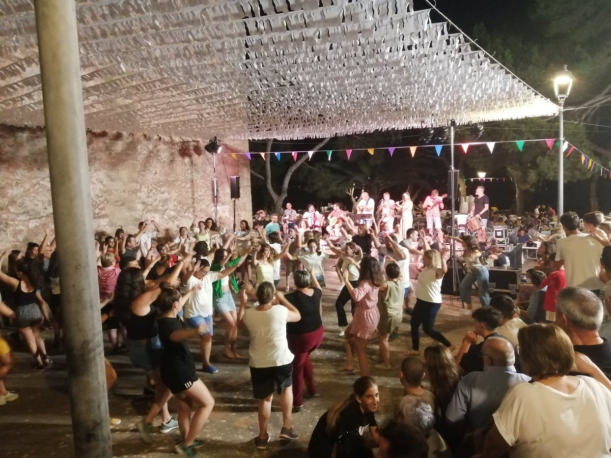 El Pi Alcúdia tweet media