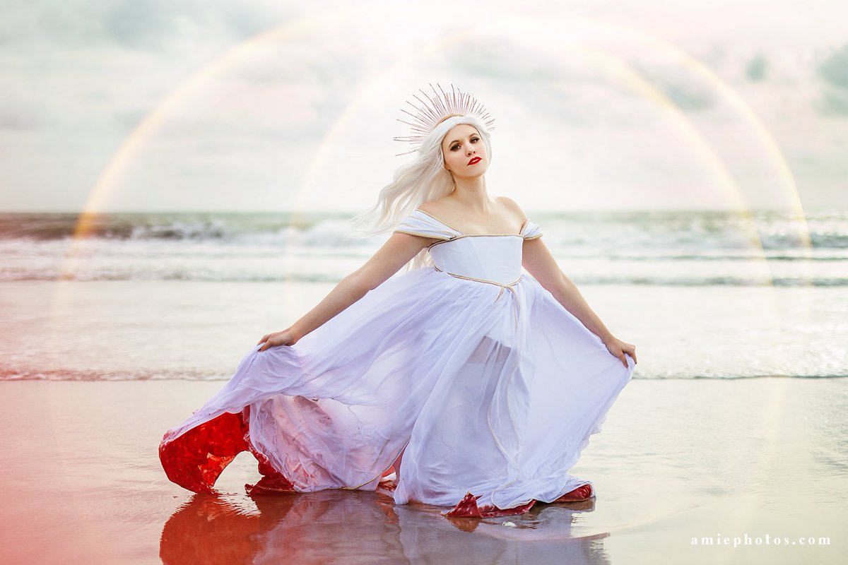 amiephotos's tweet photo. What we call the human heart... It's such a mystery, isn't it?
.
.
Irisviel of ‘Fate/Zero’
Cosplayer is @StarDarlingCos 
NOW BOOKING for Otakon 2022! DM for booking link

@FateGO_USA #fatezero #irisviel https://t.co/F5NY6Uzt0b