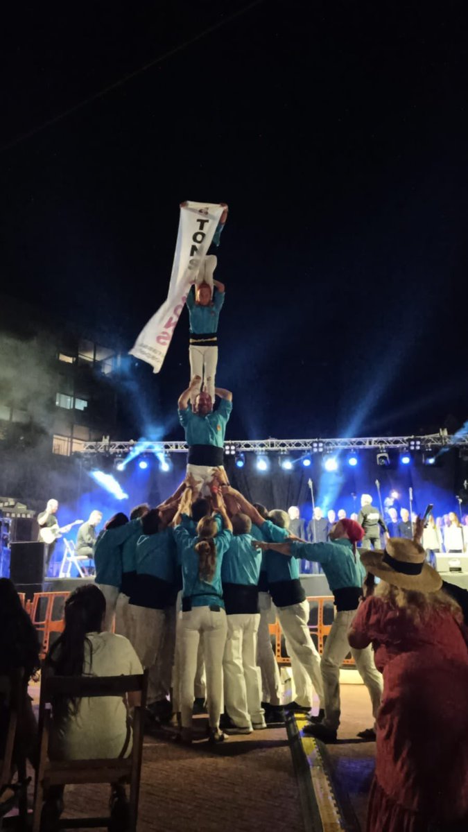 Aquesta nit hem fet un pilar a la Nit de Gospel de la Festa Major, al concert dels amics de <a href="/tonsisonsTG/">Tons & Sons</a>
#TerrassaTurquesa

#Castellers #Terrassa #festamajorterrassa22