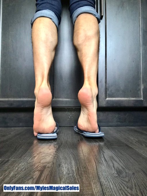 Just when you thought my candid sole tease couldn&rsquo;t get any worse&hellip; 🤭 https://t.co/wzp6zNs3rk<a href="/tag/malefeet"class="tags"><span>#malefeet</span></a><a href="/tag/malefeetworship"class="tags"><span>#malefeetworship</span></a><a href="/tag/malesoles"class="tags"><span>#malesoles</span></a><a href="/tag/malefootworship"class="tags"><span>#malefootworship</span></a>