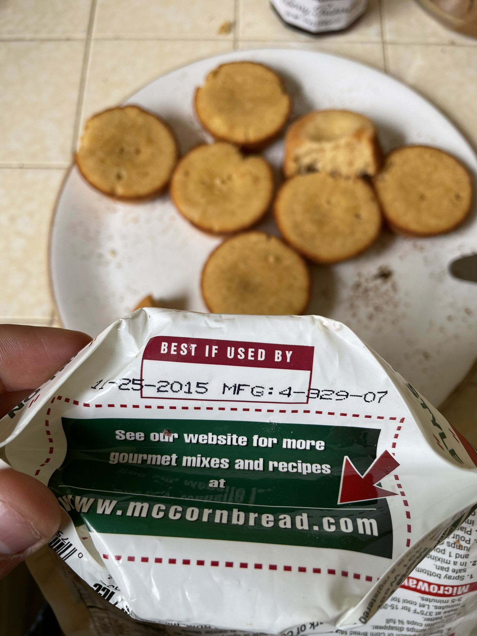 Gerrit De Vynck on Twitter "mm looks like I made cornbread muffins