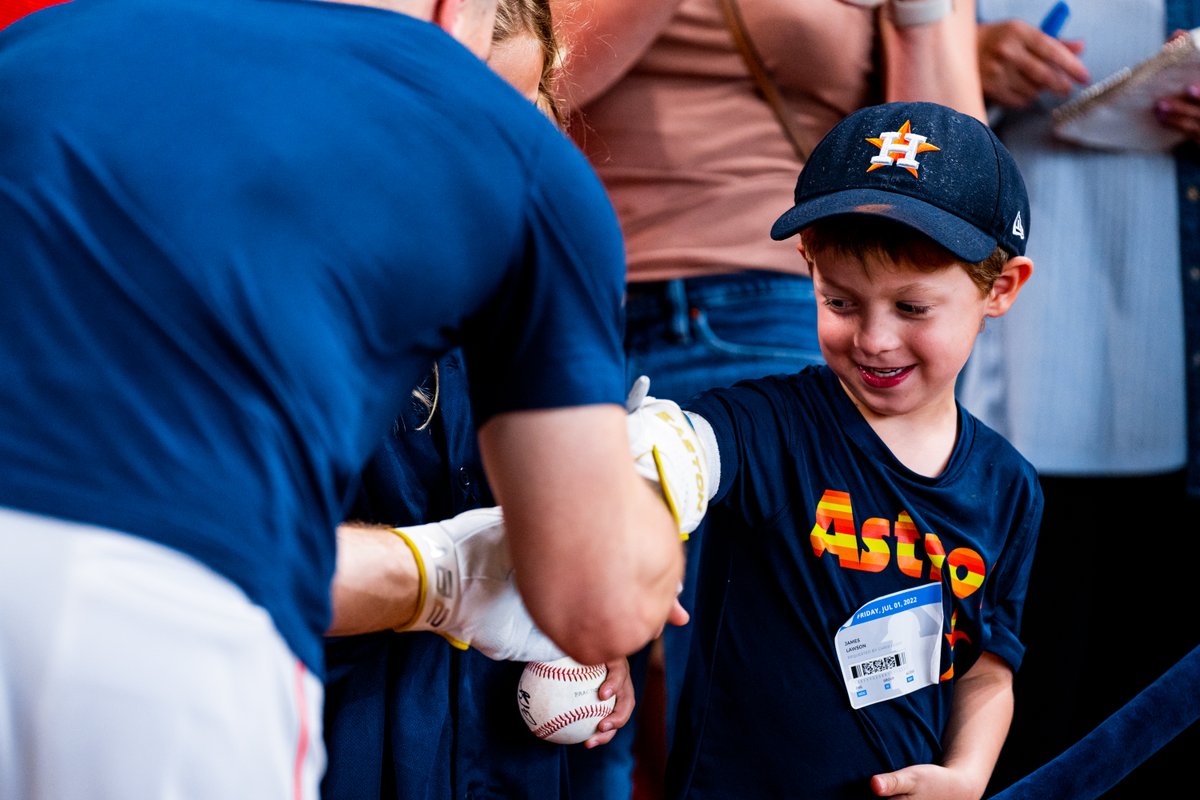 astros's tweet photo. All smiles when it's a Stros game day. 😁 https://t.co/mBOpm6FFfm