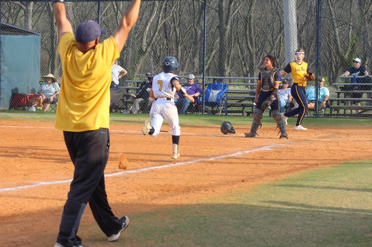OKWUeagles_SB's tweet photo. Passion.  Effort.  Intensity.  🦅🥎
#playlikeagirl https://t.co/Lp28mybNye