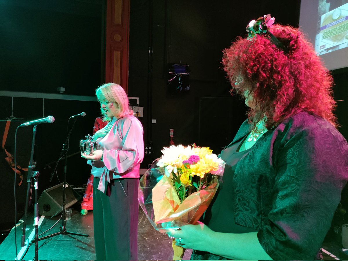Some stage side shots from tonight's #QueensofHalton Awards! Well done for getting behind it! Thanks to @TheWomensOrg for choosing the winners! 
Terri Kearney- Entrepreneur, Meg DeMar - Volunteer, Katie Hardman - Ray of Light, Rising Star - Elkie, Jane Bennett Outstanding Woman!