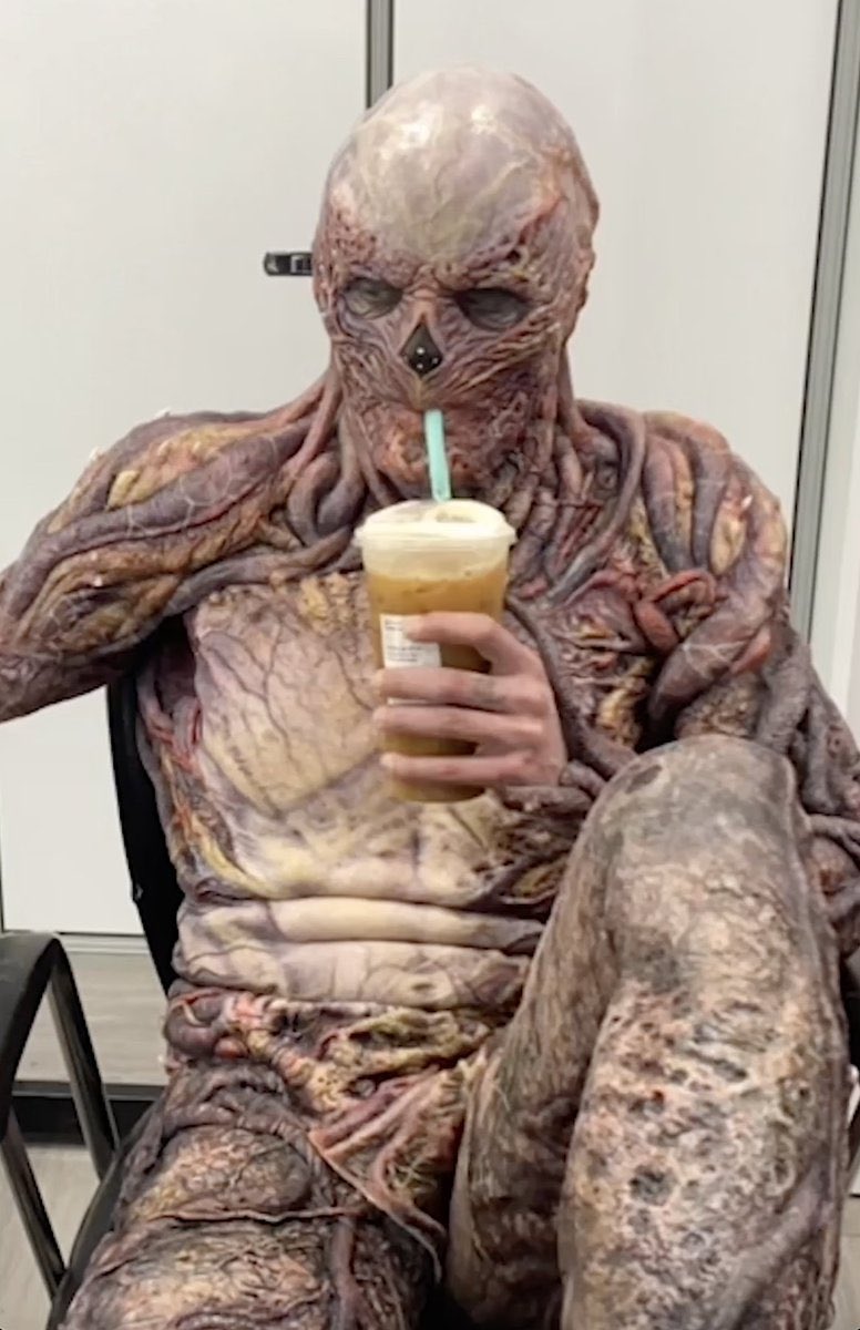 sofialt91's tweet photo. Yo esperando la quinta temporada de stranger things porque la segunda parte de la cuarta me la vi en una sentada 
#StrangerThings https://t.co/c3wZiErNfr