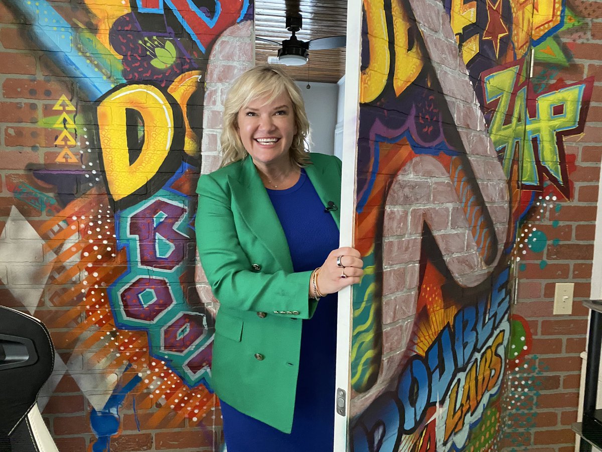 Sat down with <a href="/doublea_labs/">Double A Labs</a> founder <a href="/AmberAllen_AA/">Amber Allen</a> to talk about her work in the metaverse. Yes we’re on a replica of the ‘Friends’ couch. Can’t wait to share this story.