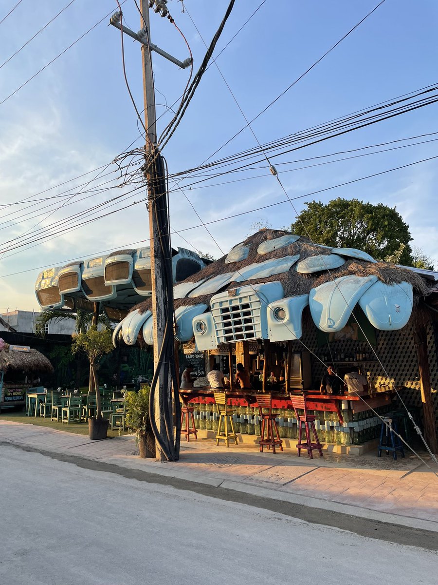 romes197's tweet photo. Dies ist die Bar mit dem wohl coolsten Design, das ich in diesem Semester gesehen habe.
(Gesichtet in Bacalar, Quintana Roo)

#studierenweltweit #erlebees #mexiko https://t.co/IEWFilHIZN