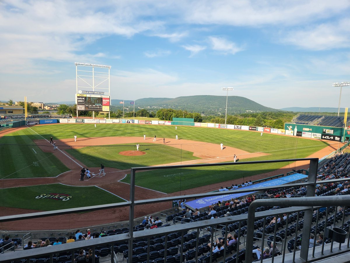 TrainerMikePSU's tweet photo. This has gotta be one of the most picturesque fields...honestly. What a ballpark. Great night for a game! #GoSpikes #WeAre https://t.co/uxHdu2XKgu