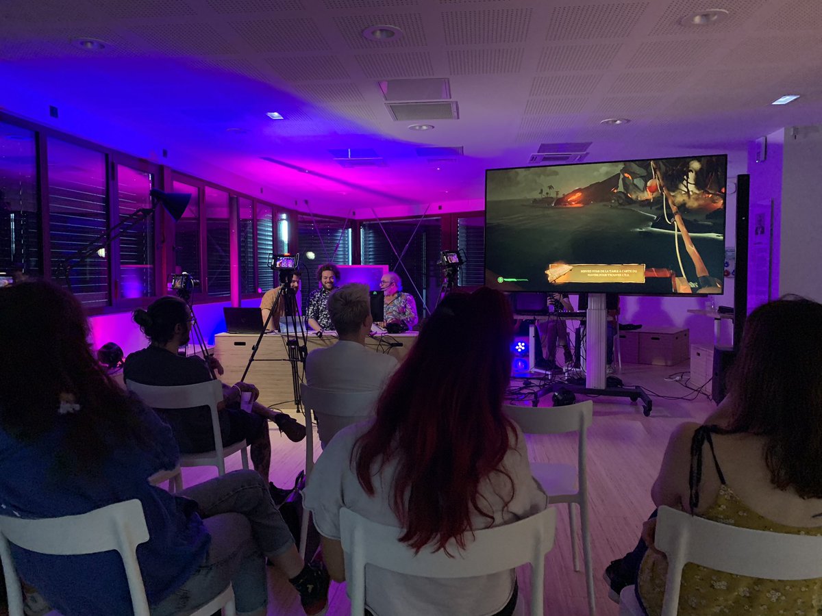 Que dire si ce n’est merci !
Merci à @Clemiaw, @Nemeton_bio pour leur soutien indéfectible !
Merci à @pmoutet &amp; <a href="/LaCasemate/">La Casemate</a> pour avoir accepté cette aventure !
Et merci ce soir à <a href="/Melvak_/">🐬 Melvak 🐬</a> qui est vraiment le roi des océans et de la terre ferme ! Un vrai King 2000 👑🏄