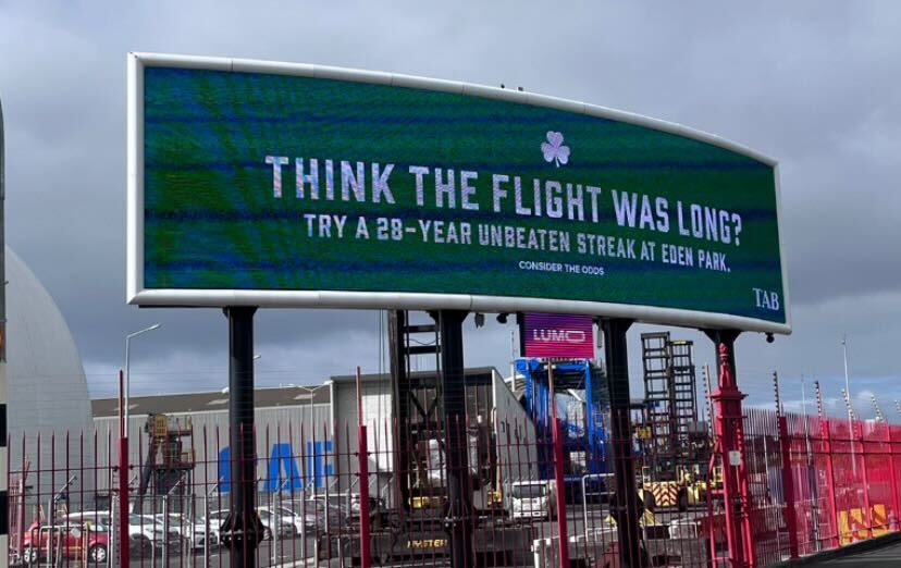 paddypower's tweet photo. Decent effort @TAB_Sport, but the only black stuff we fear down in NZ is a dodgy pint…

#NZLvIRE https://t.co/GoWf0TWVgc