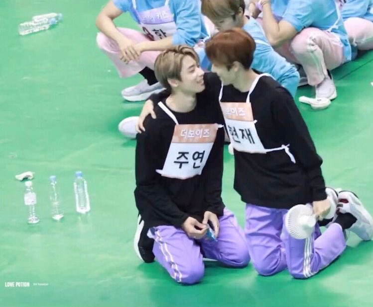 ToBeJuyeon's tweet photo. @yhoonflower KKKKKKKKK Ela fala que somos um casal de jumil, porque eu sou jjyubi e ela mirae https://t.co/cem65ghdrn