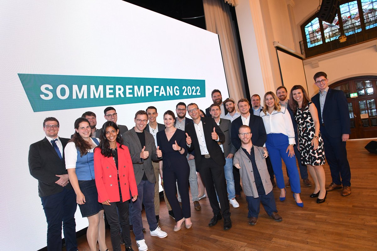 MariaHoertrich's tweet image. Heute Sommerempfang Freie Wähler Landtagsfraktion! 🧡 @fwlandtag 
Die Jugend ist stark vertreten - und für die Zukunft gut aufgestellt 😉
#freiewählerbayern