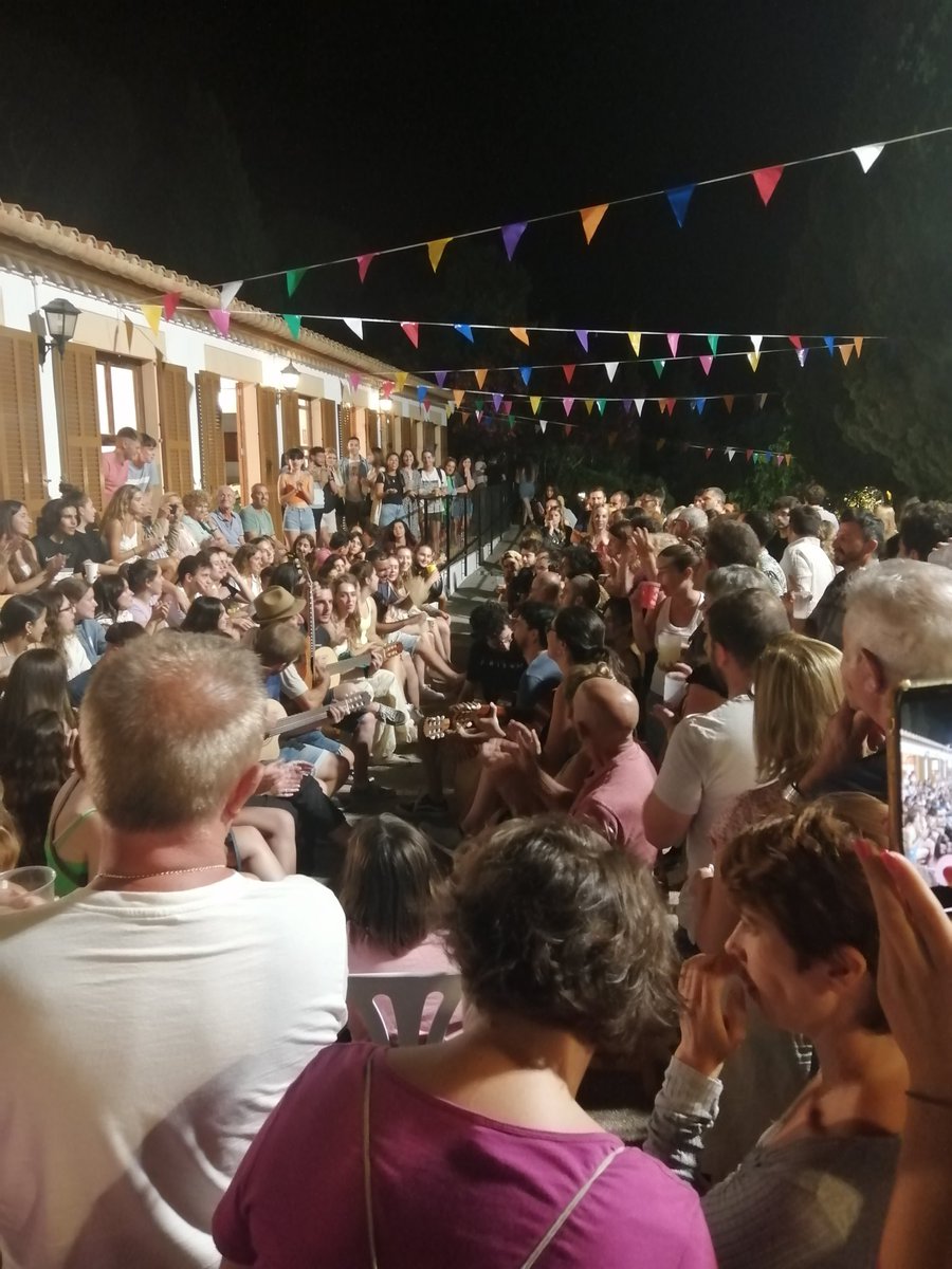 El Pi Alcúdia tweet media