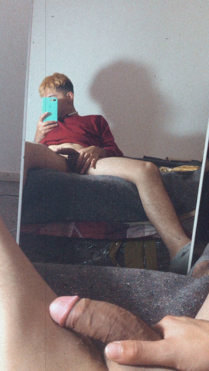 matiias_sivan's tweet photo. Me aburro solo en casa            ¿ quieres ser mi amigo? https://t.co/KvdiJ7gJOQ