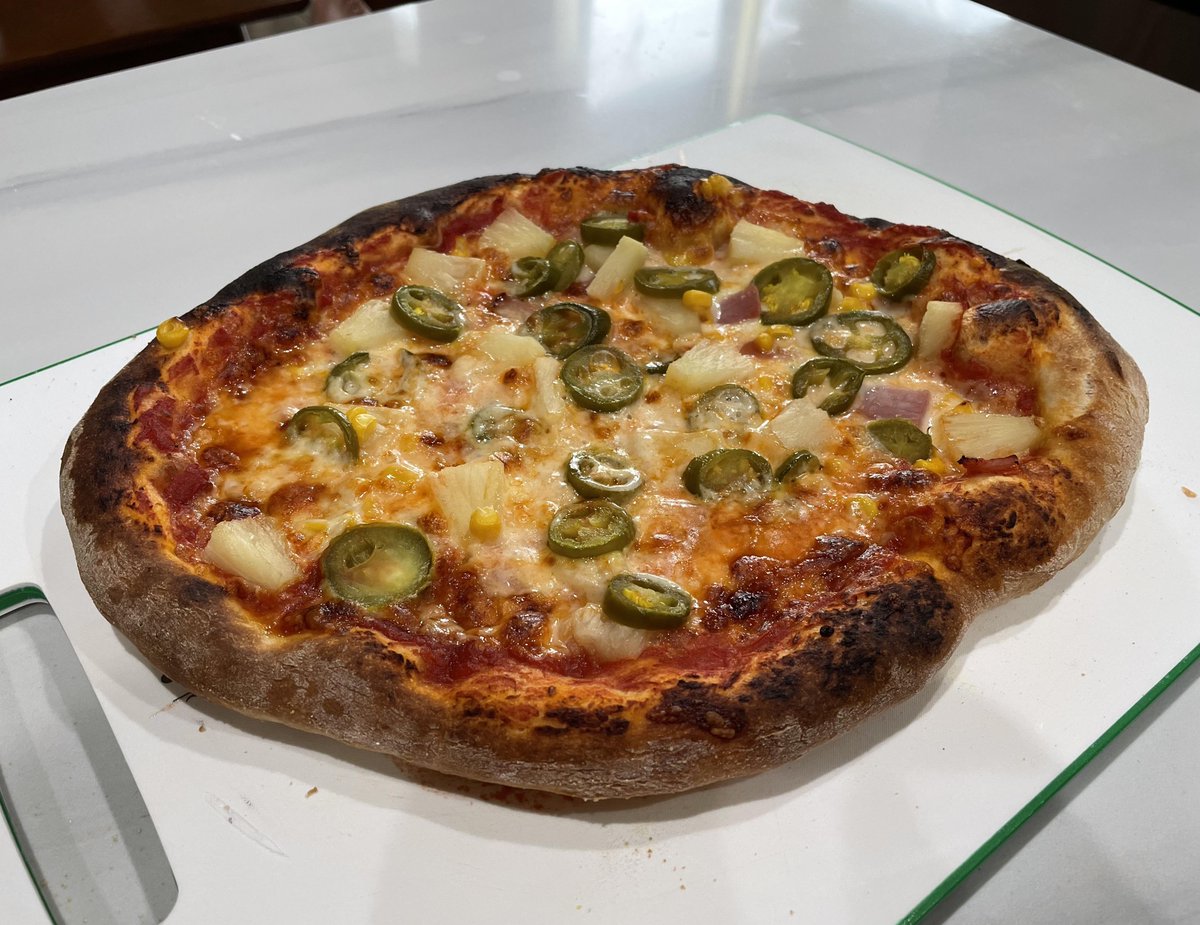 PizzaPicsBot's tweet photo. I plead guilty to all counts of crimes against Italian cuisine (Via: https://t.co/gS1bwwxSGT) https://t.co/JpL1xQZXEN