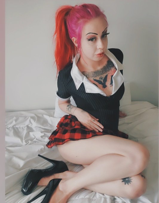 Naughty girl?  free onlyfans in bio ?♥️
.
.
.
.
.
.
.
.
.
#altgirl #gothgirl #amateurporn #stripping