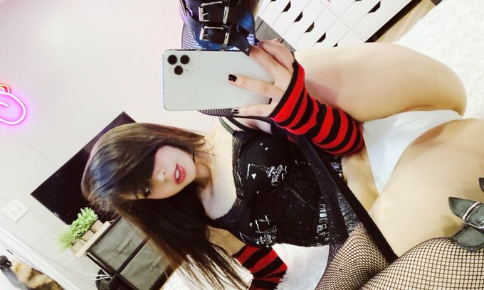 oh hai there 🫣&hearts;️ https://t.co/2XYx1SZRgK