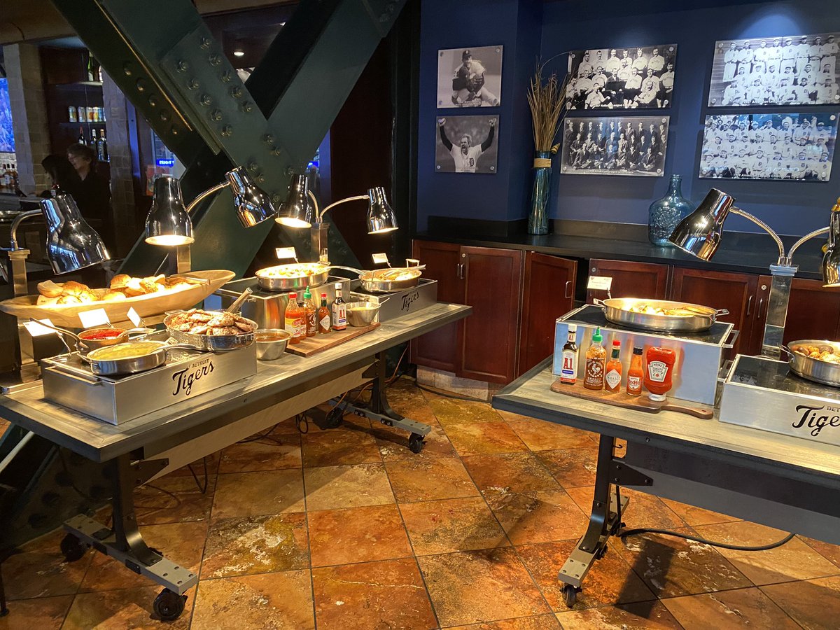 jngies's tweet photo. Buffet assault with Mr. Lane. @DrewMikePodcast #drewblows @Drew1051 https://t.co/MOI5AhG8ZM