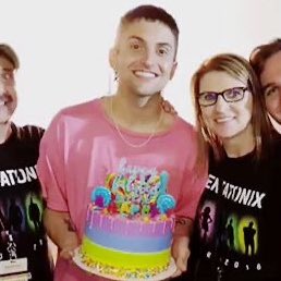 grassidaily's tweet photo. hello, i'm sorry i haven't been posting. if i am being completely honest, i forgot to schedule my tweets 😳😬 but i'm working on it now! here's my personal favorite mitch photo as an apology https://t.co/d0Bll2WTrI