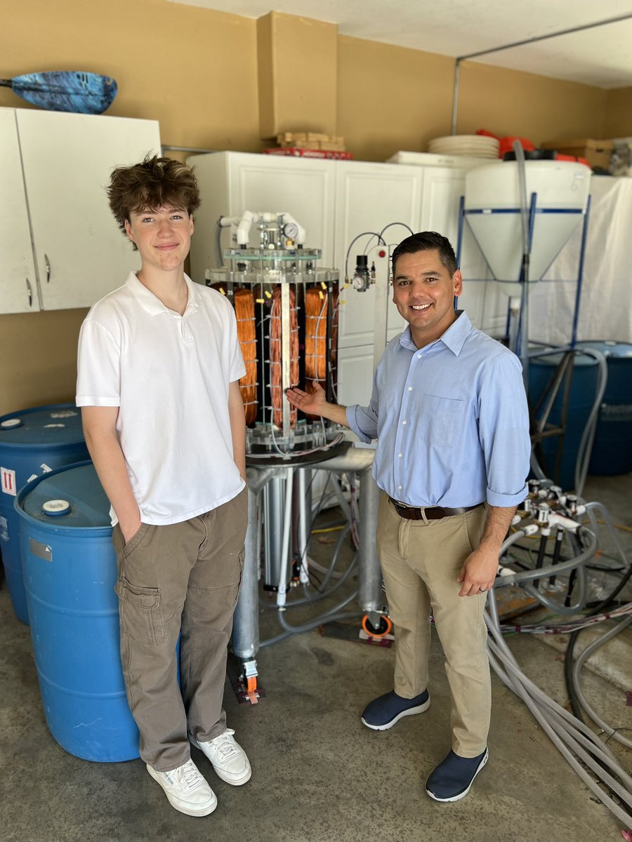 Excited to celebrate my former intern, Clay from Palm Desert, who today demonstrated his invention to extract lithium from the Salton Sea! 

To all our communities' bright young minds like Clay, follow your passion for STEM; I believe you have the answer our country needs.