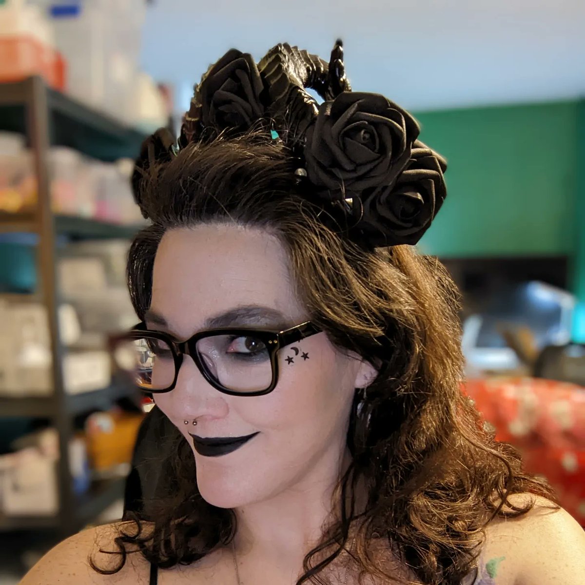 LilJellyBeanBB's tweet photo. I made these horns on my 3d printer, attached them to a head band and added roses. I love how they look. Absolutely superb. π₯°π€π₯°π€π₯°π€ #justgoththings #gothRoyal https://t.co/4NZhKYpNTd