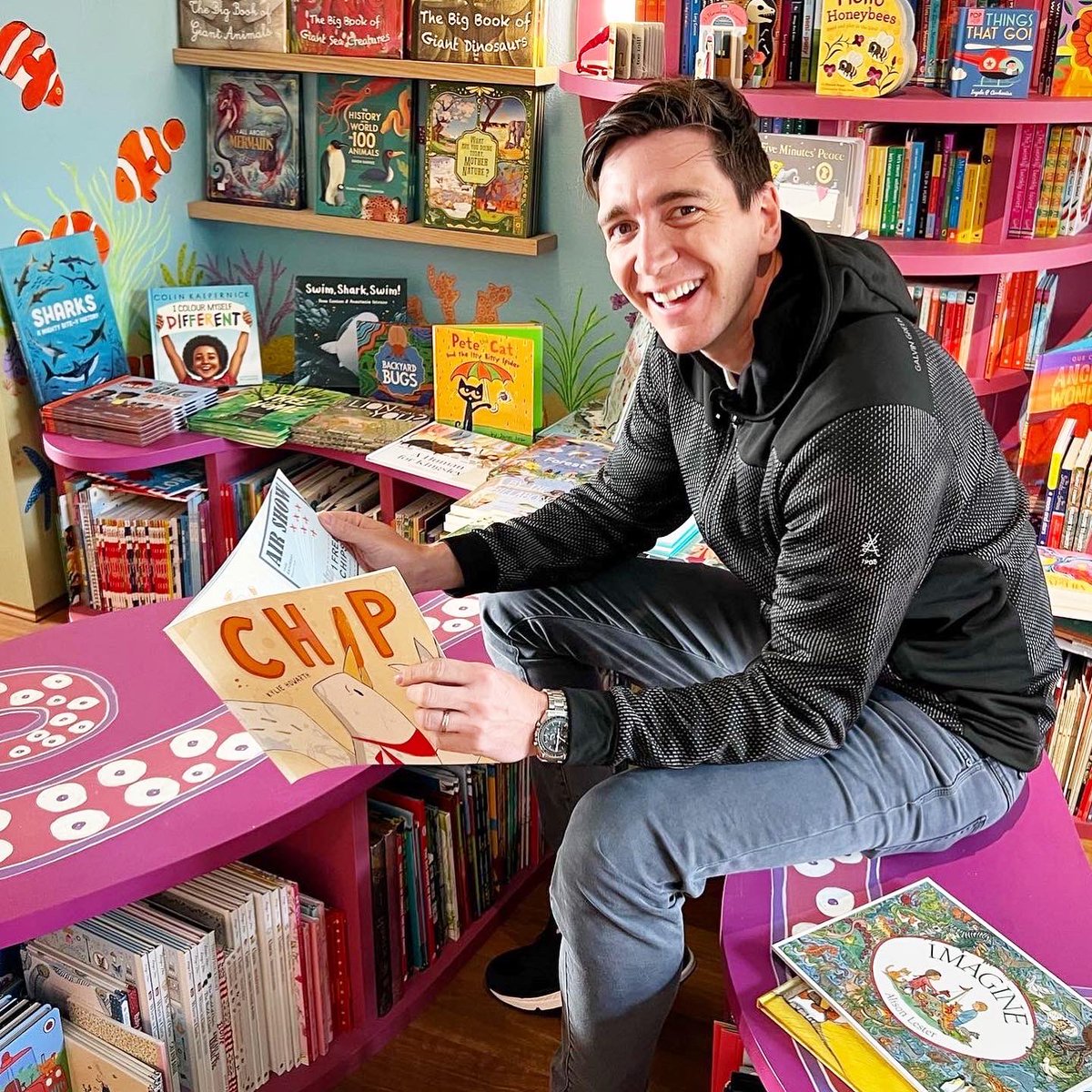 It seems Harry Potter’s Weasley Twins have impeccable taste in picture books! <a href="/OliverPhelps/">Oliver Phelps</a> thanks for choosing Chip. I hope you and your children enjoy the story! 
<a href="/HardieGrantCP/">Hardie Grant Children's Publishing</a>