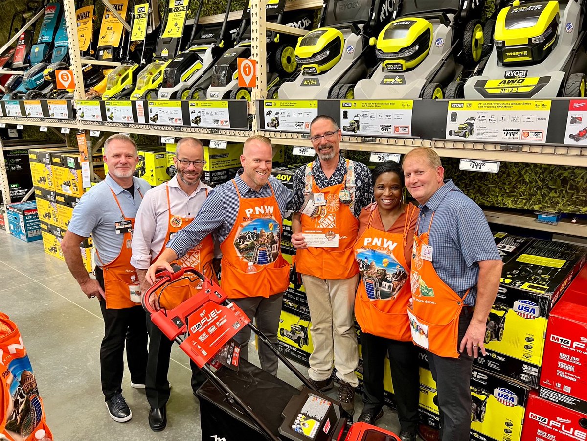 Innovation with our Milwaukee mower and product kowledge of our associates is an unstoppable combination! Thanks to our Boise team for driving the business.