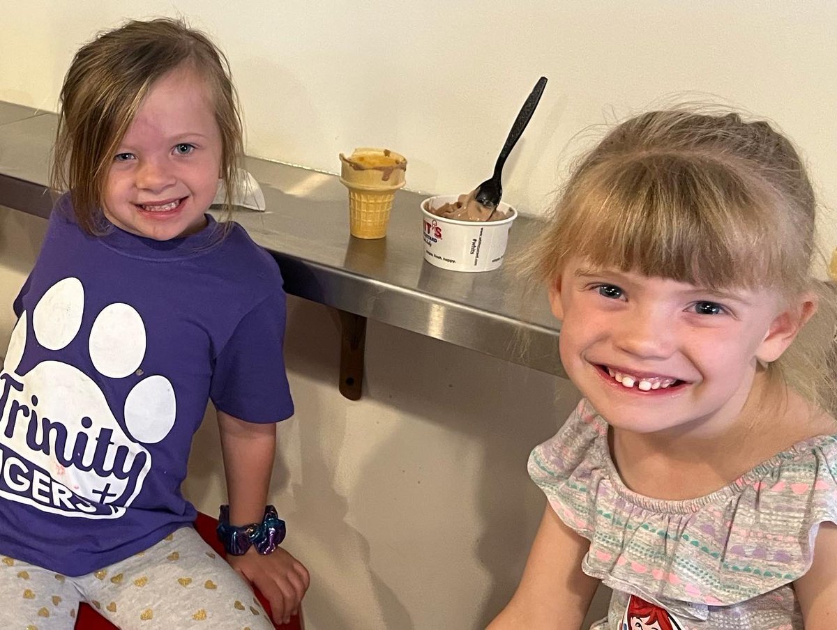 TrinityTigers1's tweet photo. #FunFriday

Trinity, being right around the corner from @WhitsMarysville , calls for an ice cream run! Our kindergarteners loved walking to get some delicious treats! https://t.co/WUz7rVHH1M