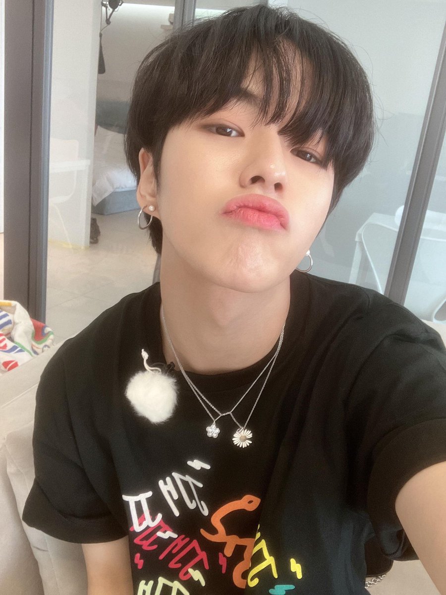 trstaku's tweet photo. 오제발.. https://t.co/wHxOGulFrB
