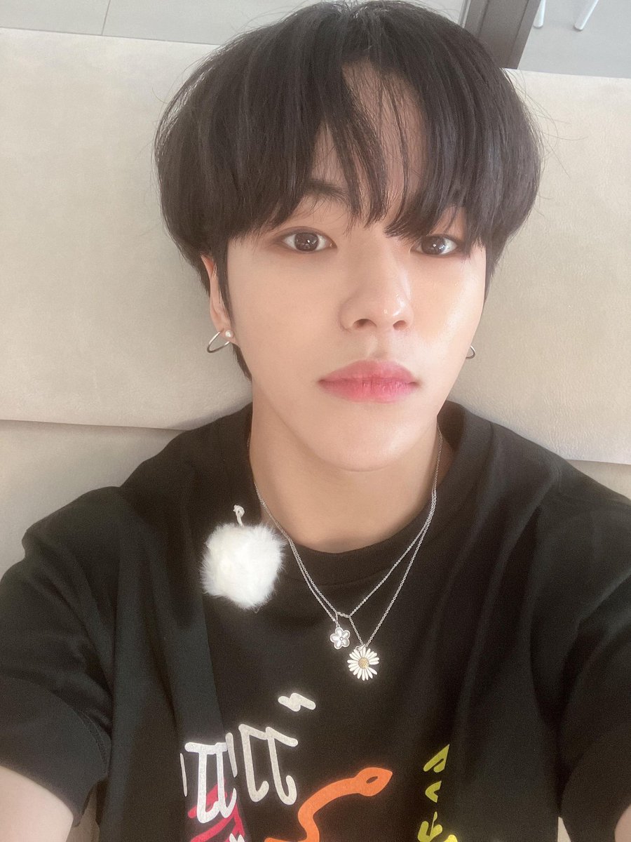 trstaku's tweet photo. 오제발.. https://t.co/wHxOGulFrB