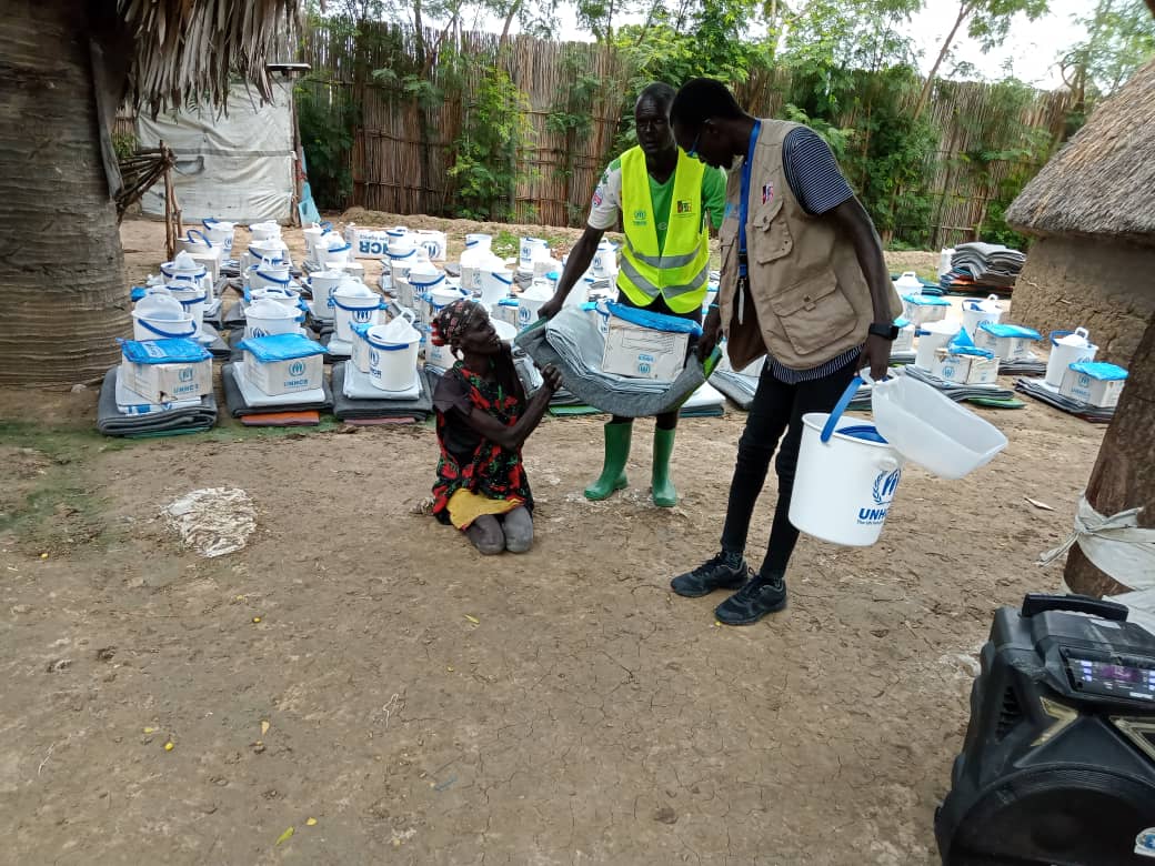 HopeRestoratio3's tweet photo. "As we approach Rainy season we have hope that our shelters won't be washed away by floods" quoted by one of the beneficiaries during distribution of #NFIs (#Blankets, #Mosquito_Nets, #Plastic_Sheets), in #Panyijia_County_Unity_State by #HRSS in Partnership  with @UNHCRSouthSudan https://t.co/1C8zfvoPhZ